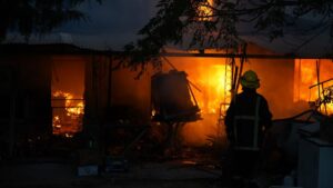 Almere - Productielocatie verdovende middelen ontdekt na woningbrand