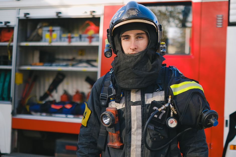Almere – Dader gezocht van brandstichting in personenvoertuig