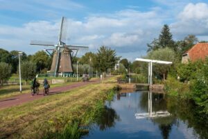 Straatroof bij Almeerderstrand: scooter onder bedreiging met mogelijk vuurwapen meegenomen