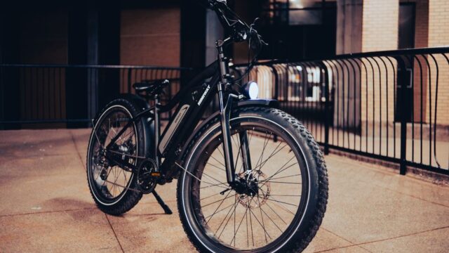 Gewonde man naast fatbike gereanimeerd, politie onderzoekt toedracht Gewonde man naast fatbike gereanimeerd, politie onderzoekt toedracht