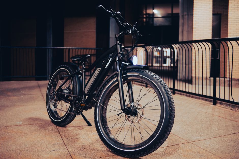 Gewonde man naast fatbike gereanimeerd, politie onderzoekt toedracht Gewonde man naast fatbike gereanimeerd, politie onderzoekt toedracht