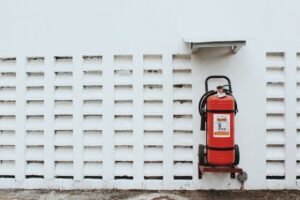 Brand in leegstaand pand Kerkstraat
