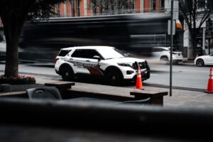 Almere - Aanhoudingen na explosie Almere Saffraanplein