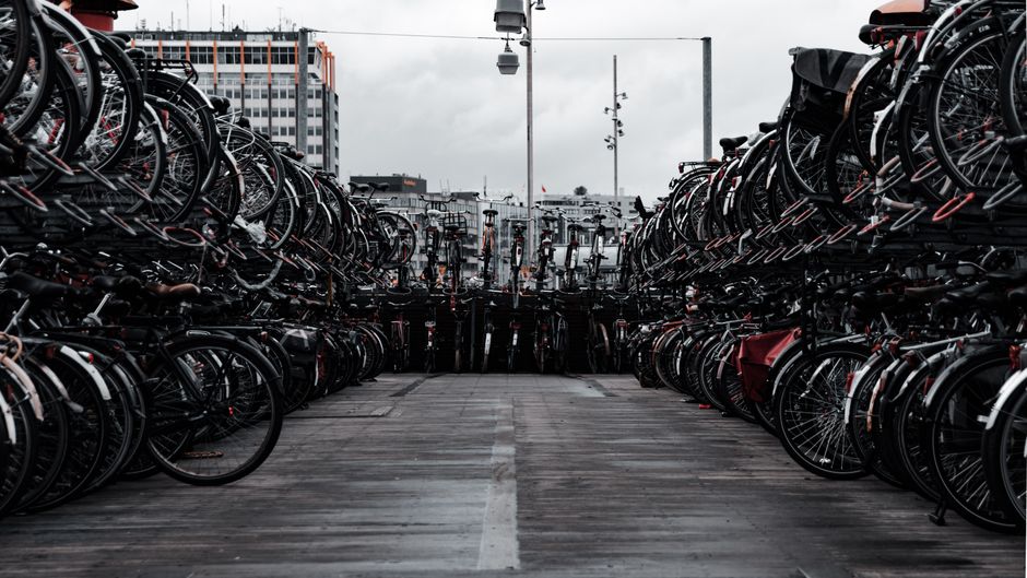 Kind op fiets gewond bij ongeval Tussen de Vaarten