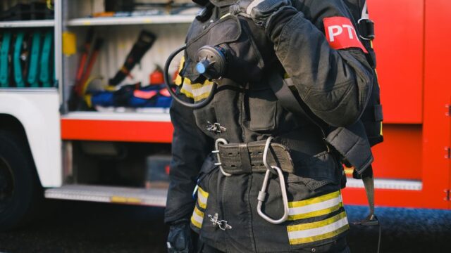 Rietbrand in Meridiaanpark, vuurwerk mogelijk oorzaak Rietbrand in Meridiaanpark, vuurwerk mogelijk oorzaak