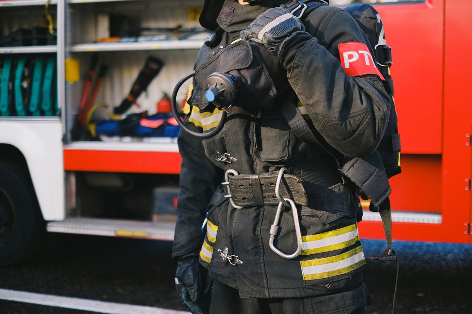 Rietbrand in Meridiaanpark, vuurwerk mogelijk oorzaak