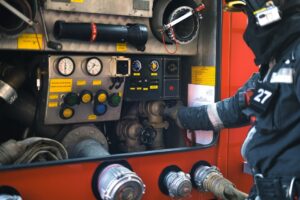 Auto brandt uit in Bouwmeesterbuurt