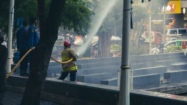 Containerbrand op Ambachtsmark snel onder controle