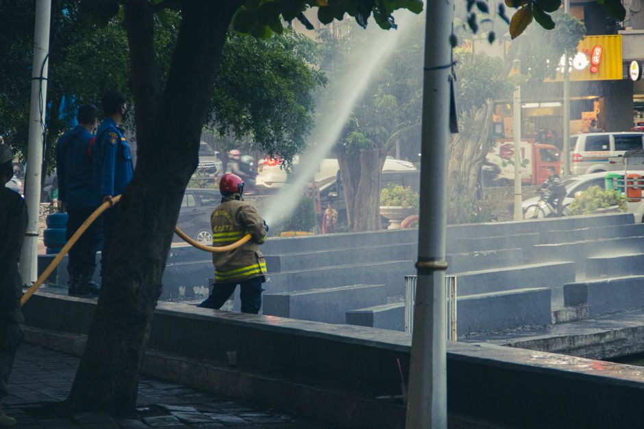 Containerbrand op Ambachtsmark snel onder controle