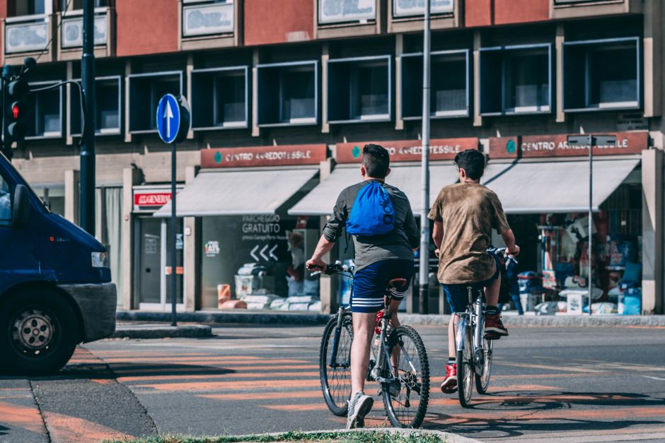 Fietser zwaargewond na aanrijding met stadsbus in Faunabuurt Fietser zwaargewond na aanrijding met stadsbus in Faunabuurt