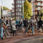 Man gewond na botsing met paal op Mastgatpad