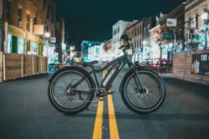 Fietsster gewond bij aanrijding op industrieterrein Poldervlak